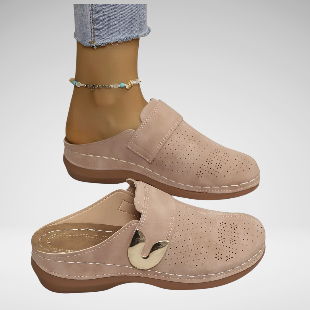 Zueco cerrado con hebilla para mujer