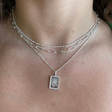 Collar con colgante de sol radiante