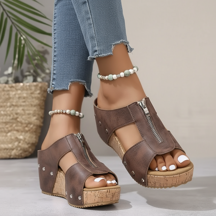 Sandalia de cuña con cremallera para mujer